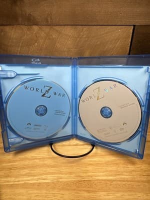 World War Z (2013) – Blu-ray – Brad Pitt – Paramount - Thumbnail 3