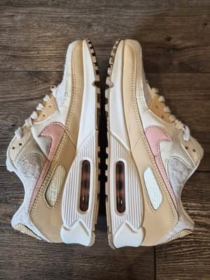 Nike Air Max 90 SE "Sun Club" Sail/Pink/Tan – Women's Size 10 - Thumbnail 3