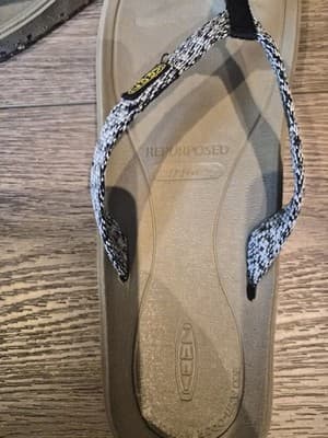​KEEN Kona Flip Flops Women’s Size 10 Repurposed Sandals Gray Black Tweed - Thumbnail 6
