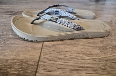 ​KEEN Kona Flip Flops Women’s Size 10 Repurposed Sandals Gray Black Tweed - Thumbnail 3