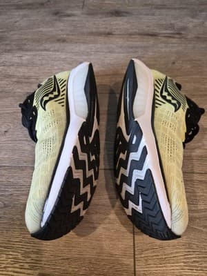 Saucony Guide 14 Running Shoes Men’s Size 10 Yellow Black Athletic Sneakers - Thumbnail 2