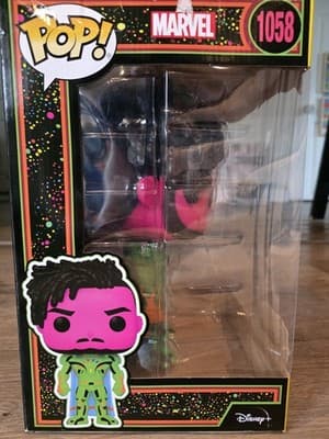 Funko Pop! Vinyl Jumbo 10 in: Marvel - Infinity Killmonger (Black Light) (Jumbo) - Thumbnail 5
