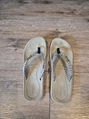 ​KEEN Kona Flip Flops Women’s Size 10 Repurposed Sandals Gray Black Tweed - Thumbnail 5