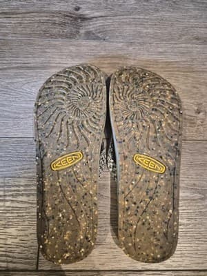 ​KEEN Kona Flip Flops Women’s Size 10 Repurposed Sandals Gray Black Tweed - Thumbnail 2