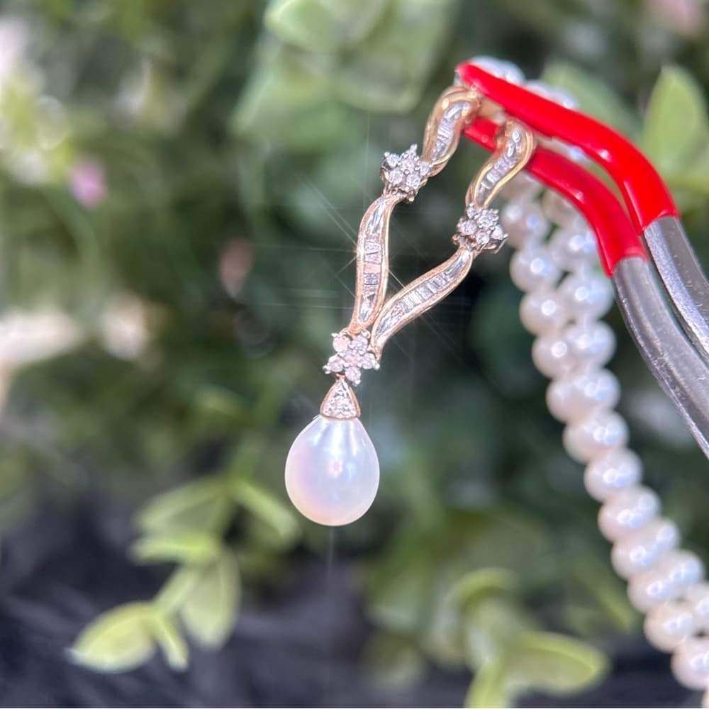 Gorgeous 10K Gold Beaded Pearls/Diamonds Necklace