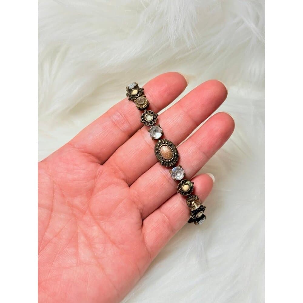 Rhinestones & Floral Bracelet (d)