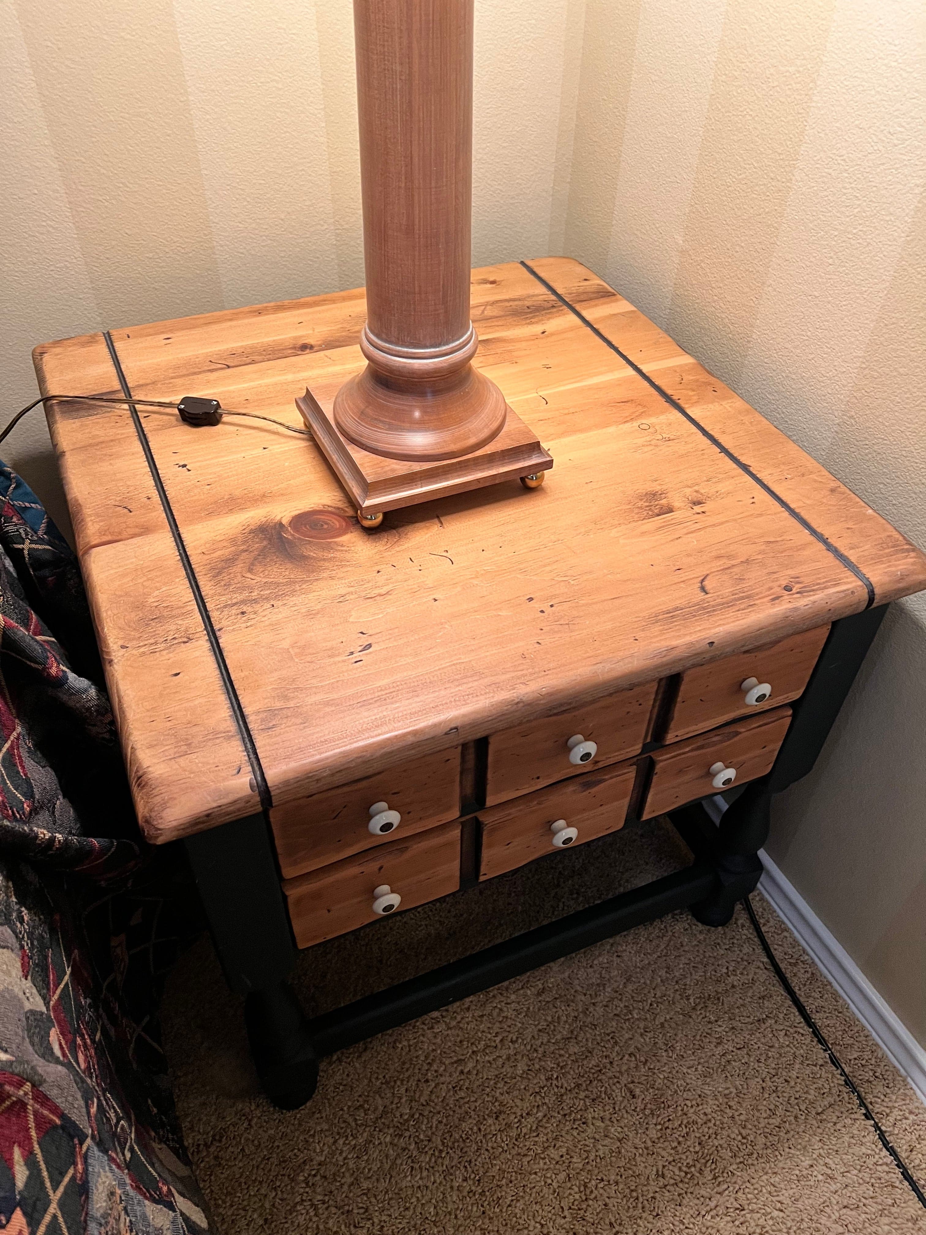 Ethan Allen Antiqued Pine Old Tavern End Table/Nightstand 12-8037 PD138-24 - Thumbnail 6