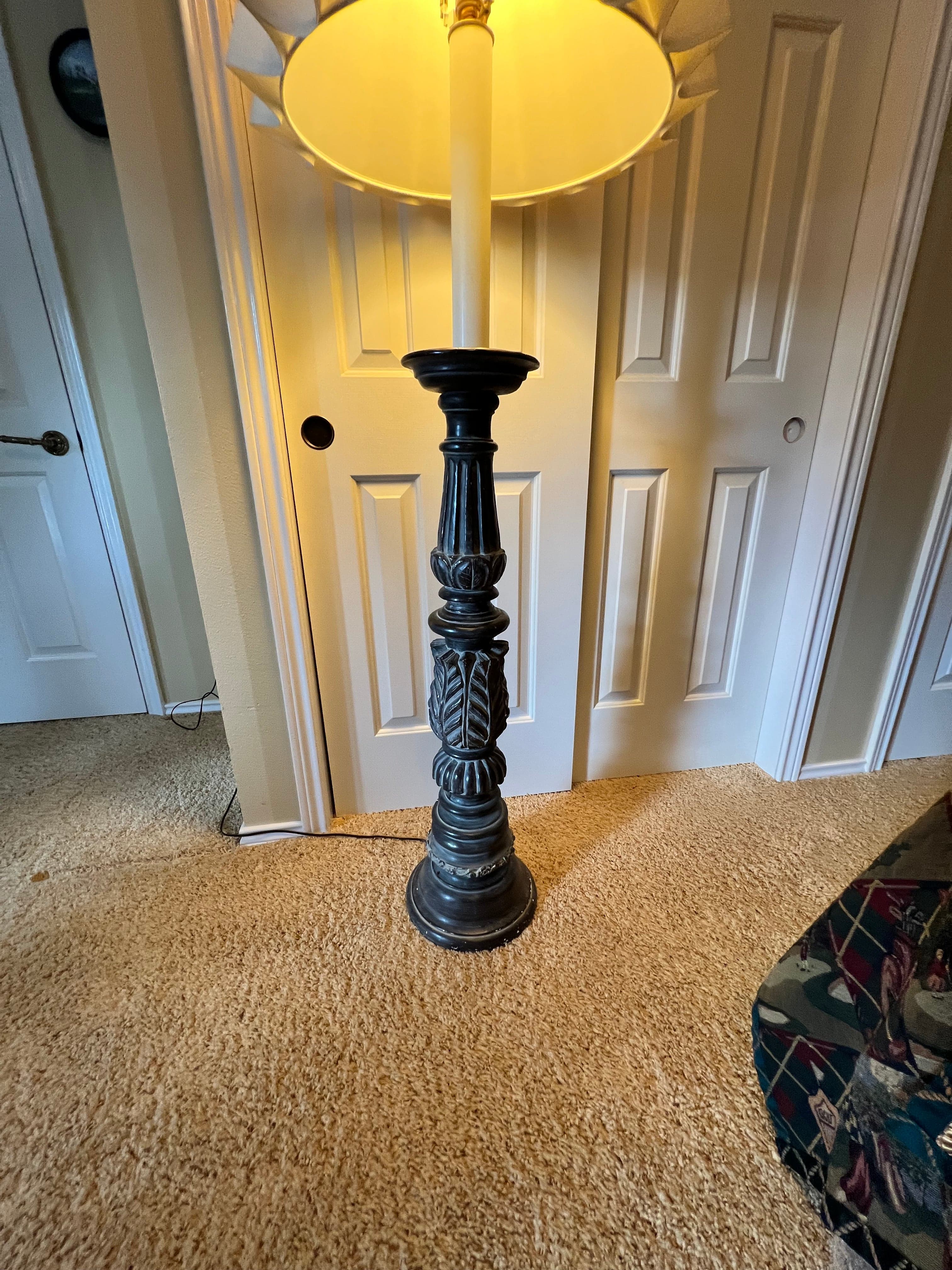 Traditional Acanthus Carved Column Floor Lamp PD138-26 - Thumbnail 4