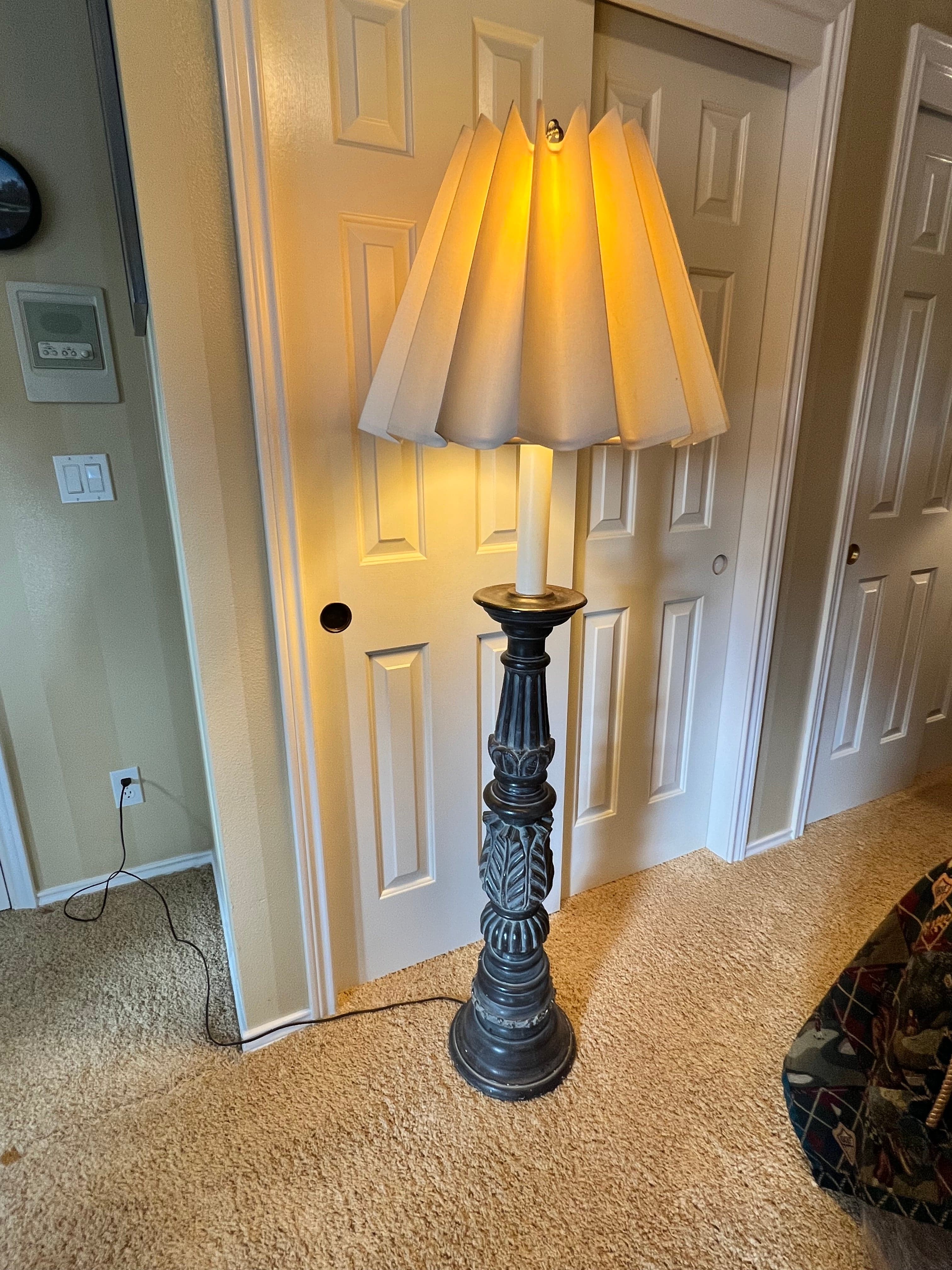 Traditional Acanthus Carved Column Floor Lamp PD138-26 - Thumbnail 2