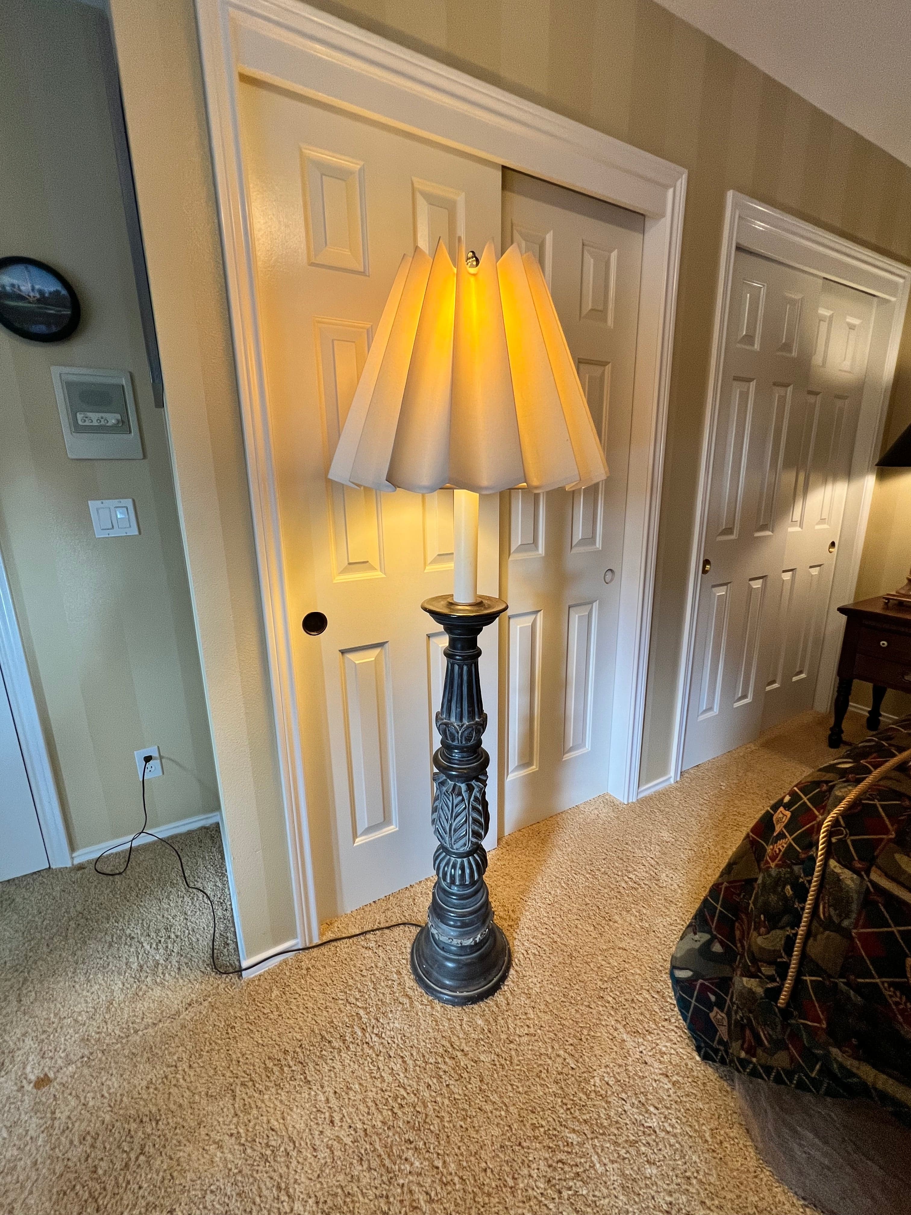 Traditional Acanthus Carved Column Floor Lamp PD138-26 - Thumbnail 3