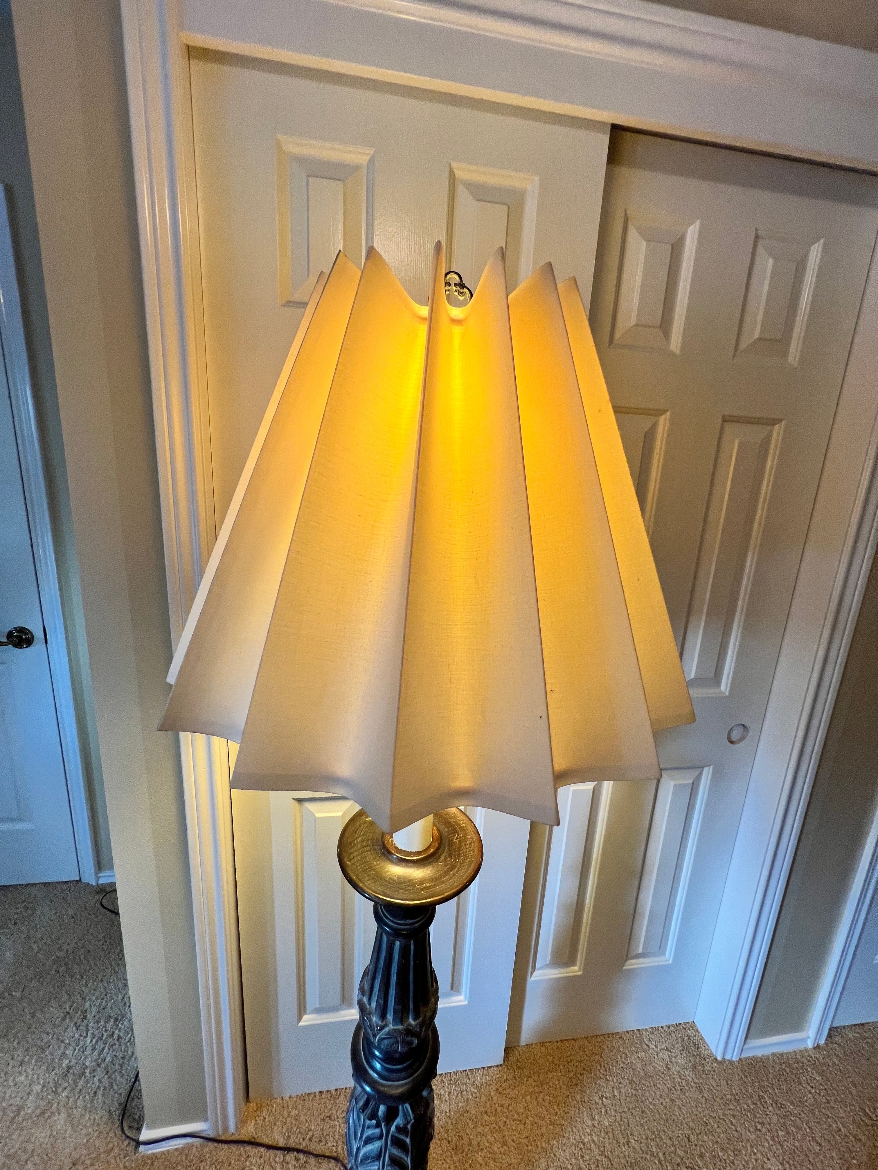 Traditional Acanthus Carved Column Floor Lamp PD138-26 - Thumbnail 8