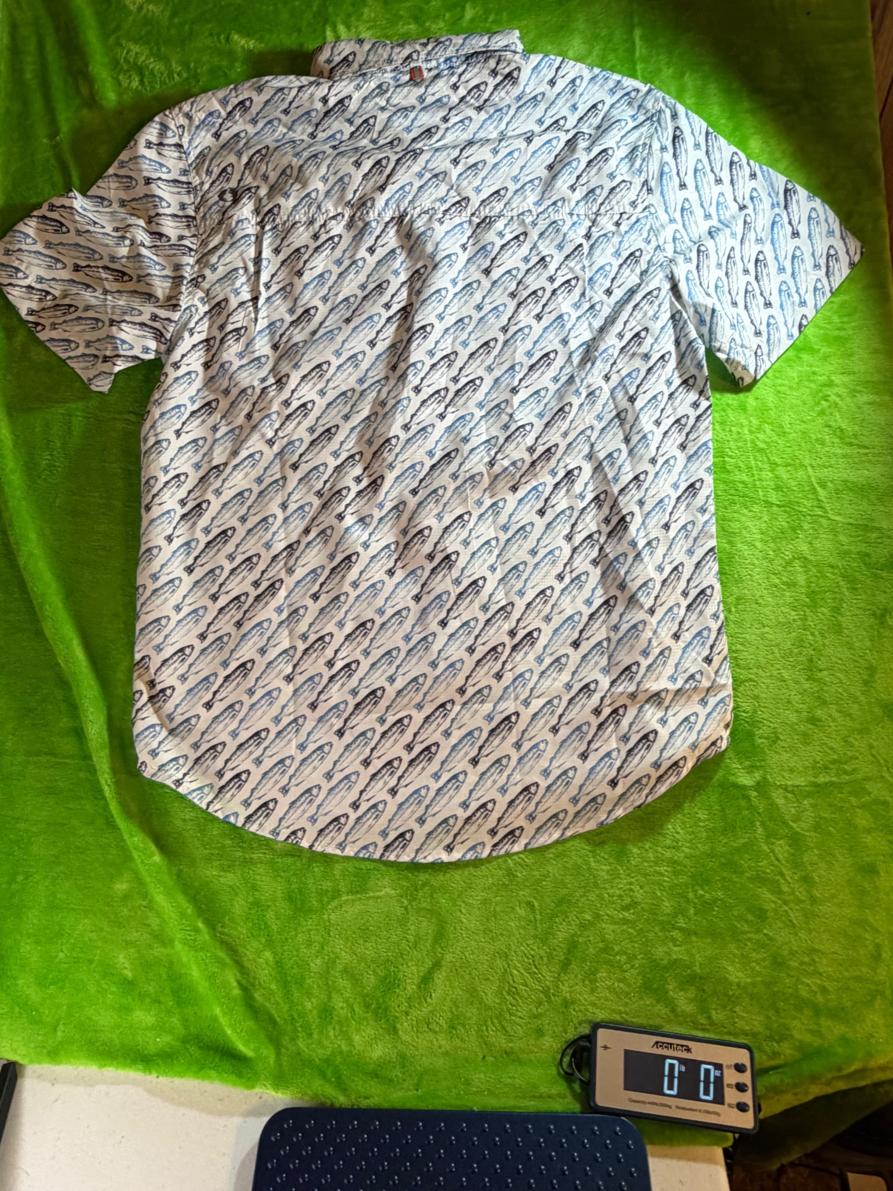 The American Outdoorsman Fish Print Vented Fishing Outdoor Coastal Shirt Mens M - Thumbnail 2