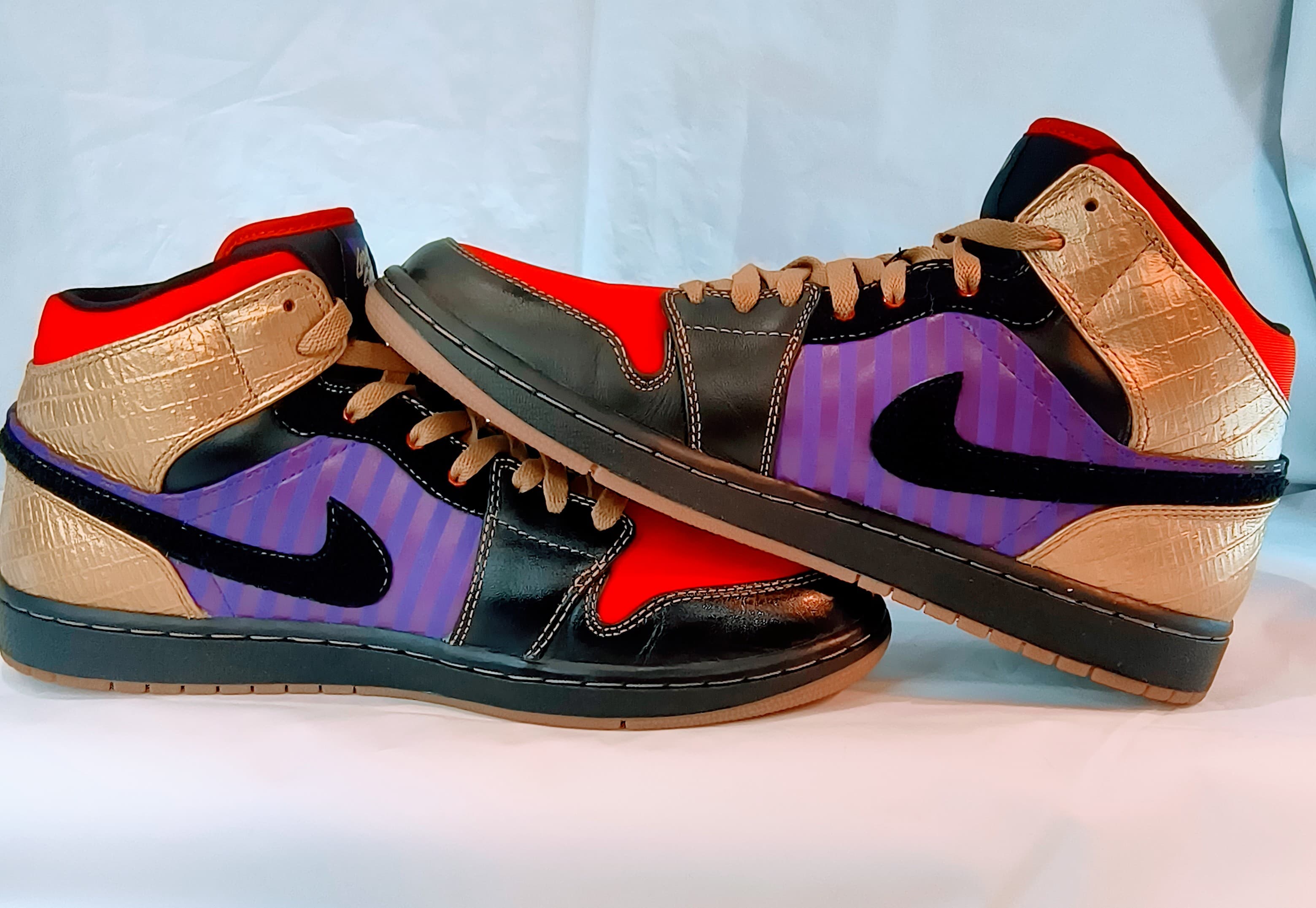 NIKE Air Jordan 1 Retro "Leroy Smith Sneakers, Size 11.5 - Thumbnail 2