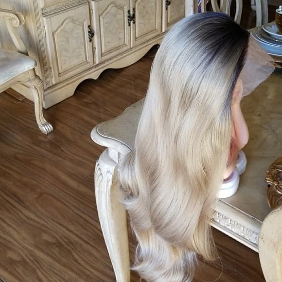 Blonde Ombre Beauty Lace Front Wig 24-28 inches!! - Thumbnail 9
