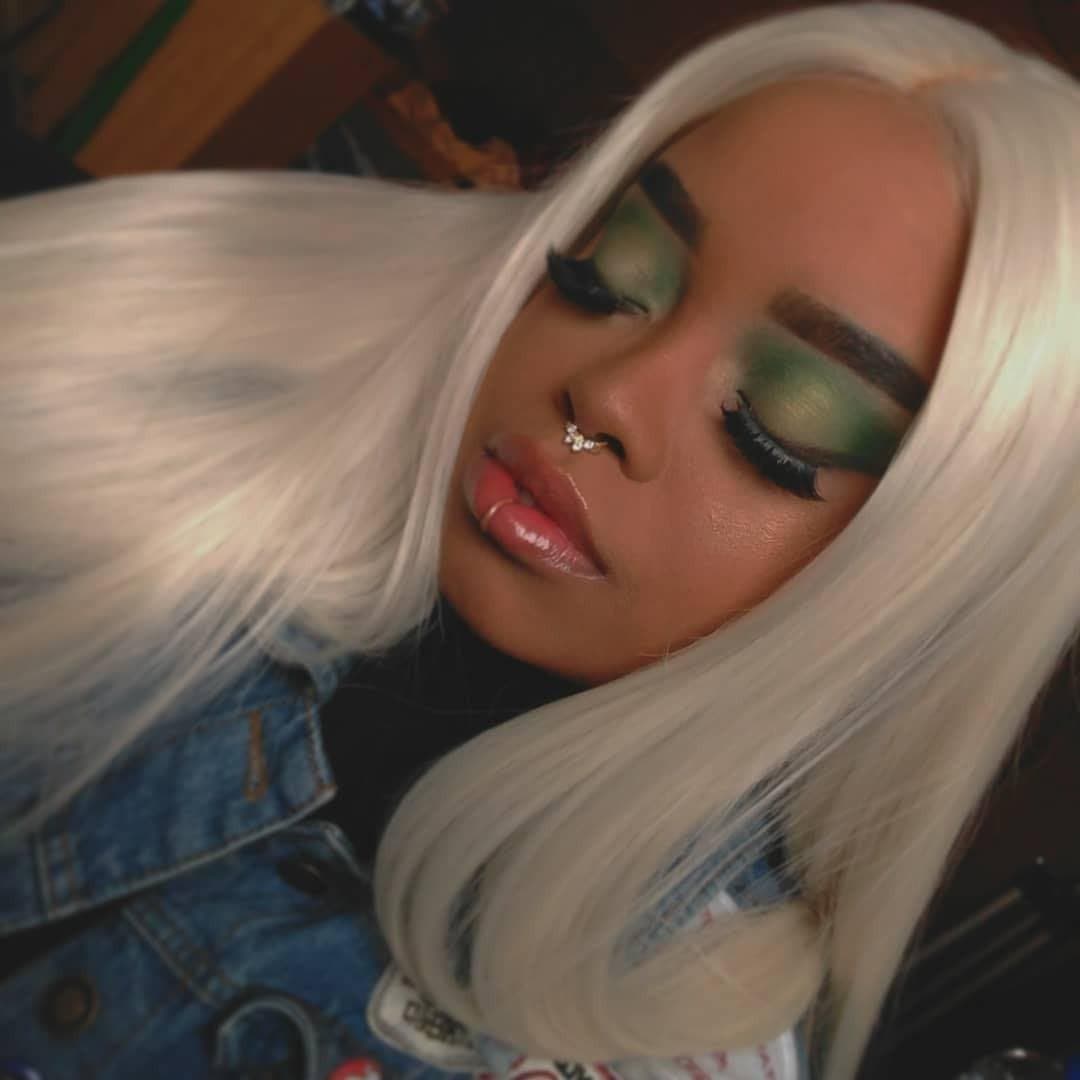 White Blonde Beauty Lace Front Wig 22-26 inches!! - Thumbnail 2