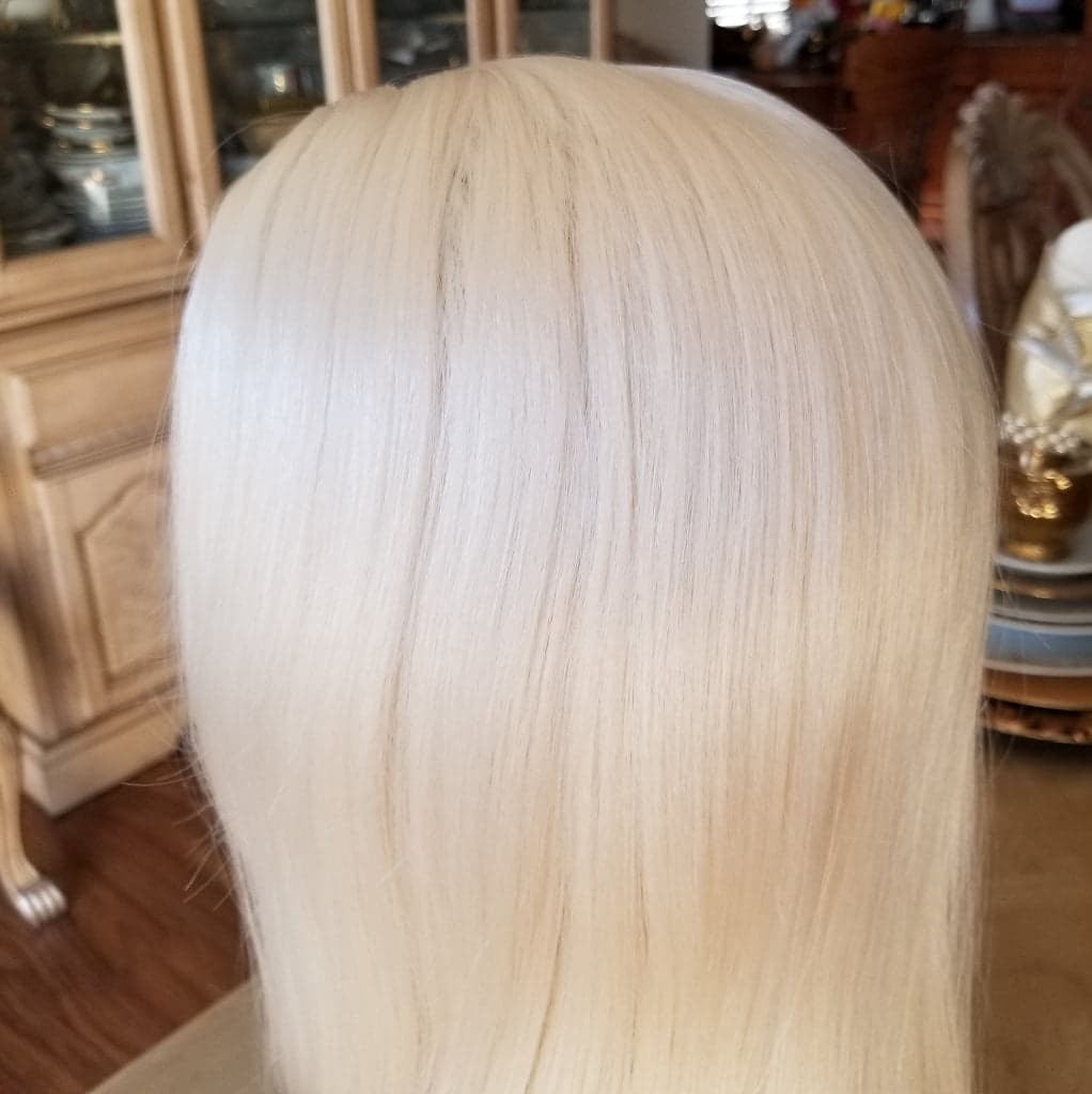 Blonde Beauty Lace Front Wig 22-26 inches!! - Thumbnail 3