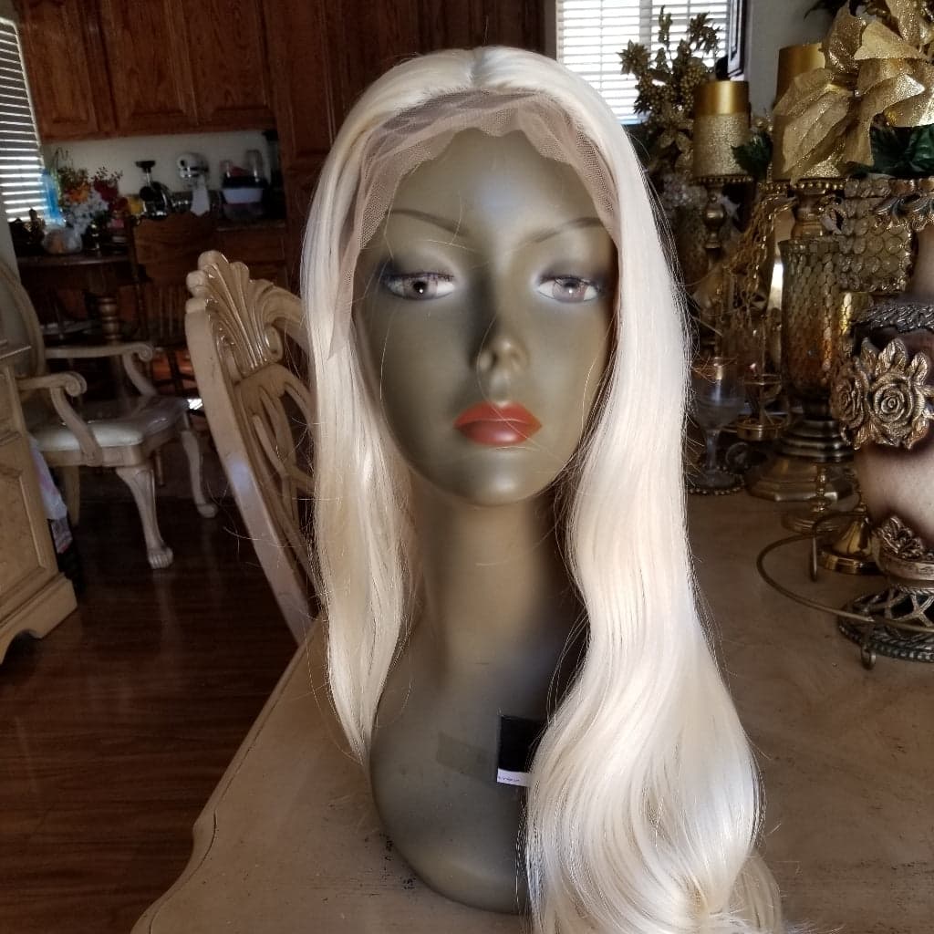 Blonde Beauty Lace Front Wig 22-26 inches!! - Thumbnail 8