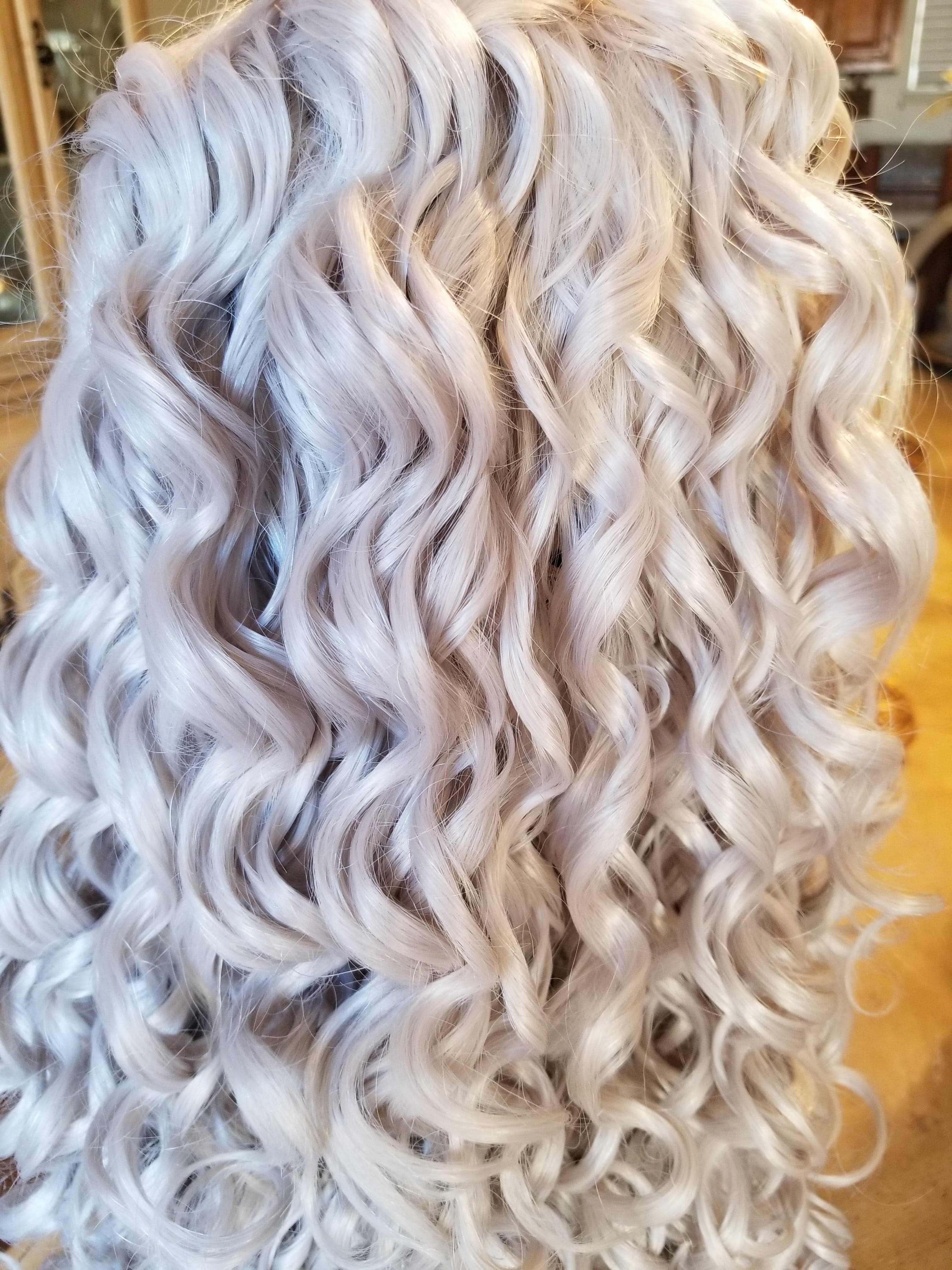 Light Gray AshBlonde Beauty Lace Front Wig 22-26 inches!! - Thumbnail 4