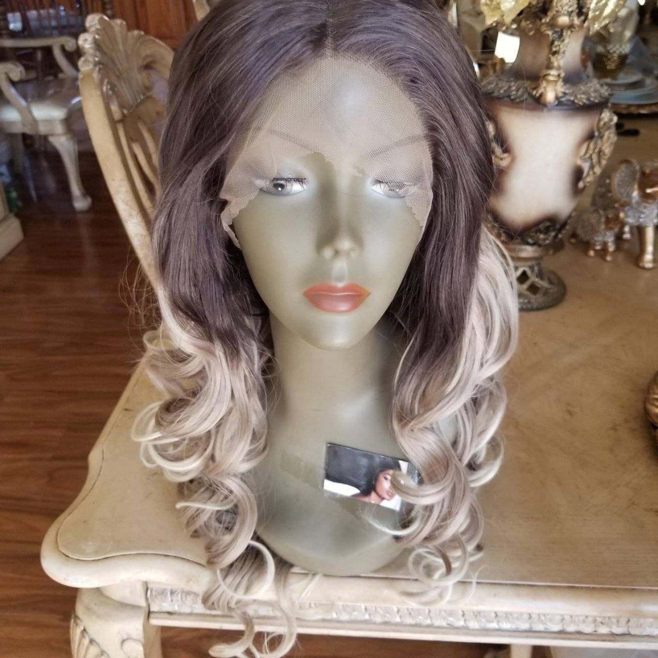 Blonde Ombre Beauty Lace Front Wig 24-28 inches!! - Thumbnail 3