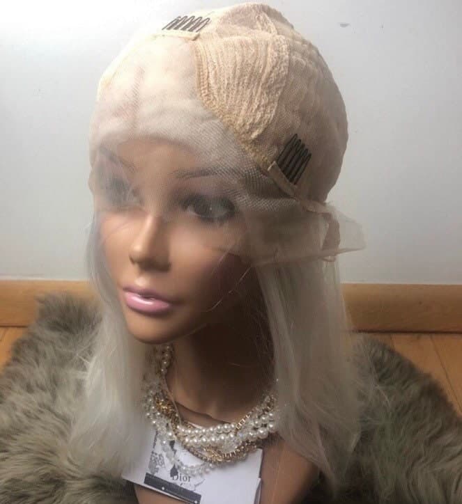24 inches White Blonde natural looking Straight LaceFront wig *NWT* - Thumbnail 5