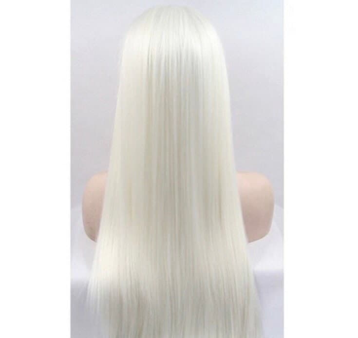 24 inches White Blonde natural looking Straight LaceFront wig *NWT* - Thumbnail 4