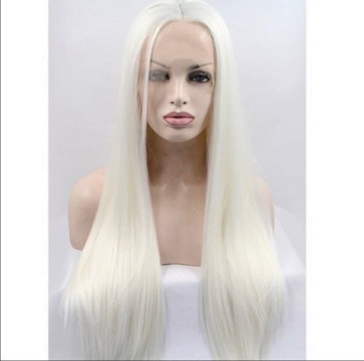24 inches White Blonde natural looking Straight LaceFront wig *NWT* - Thumbnail 3