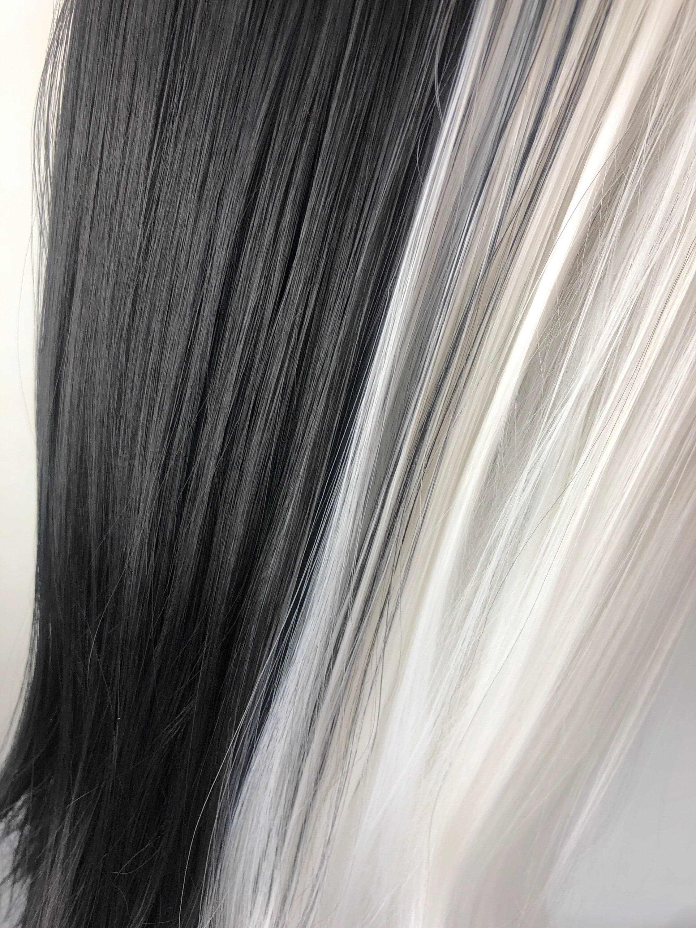 CRUELLA 24” Black & White split dye straight LaceFront wig -ARRIVES NEW Perfect for Cruella Deville costume - Thumbnail 8