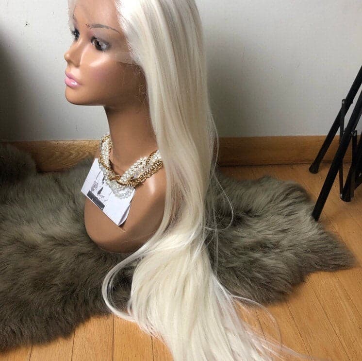 26 inches White Platinum Blonde natural looking Straight LaceFront wig *NWT* - Thumbnail 2