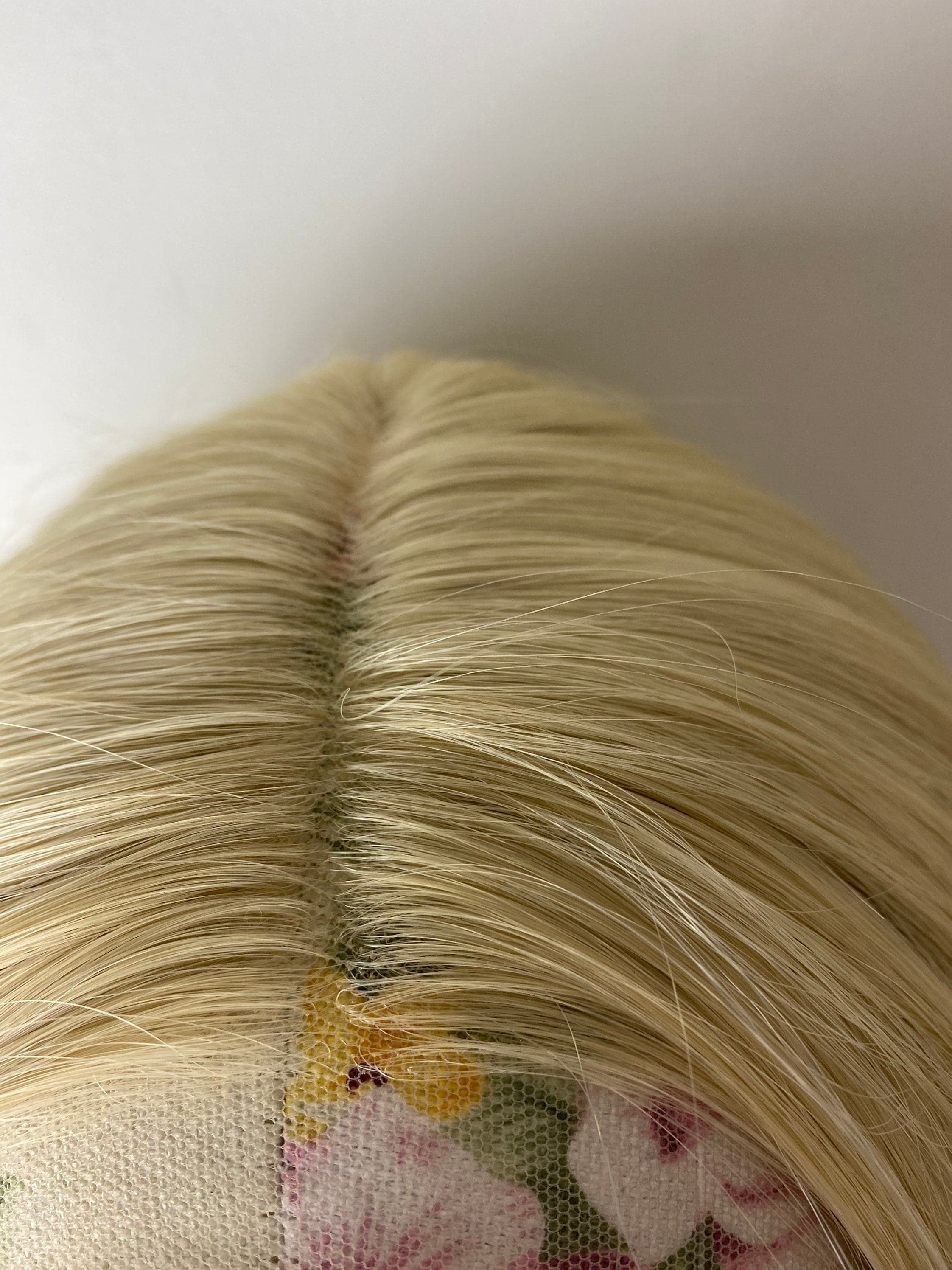 30 inch 613 BLONDE 6” lace part straight blonde long beautiful lace front Wig *NEW* - Thumbnail 5