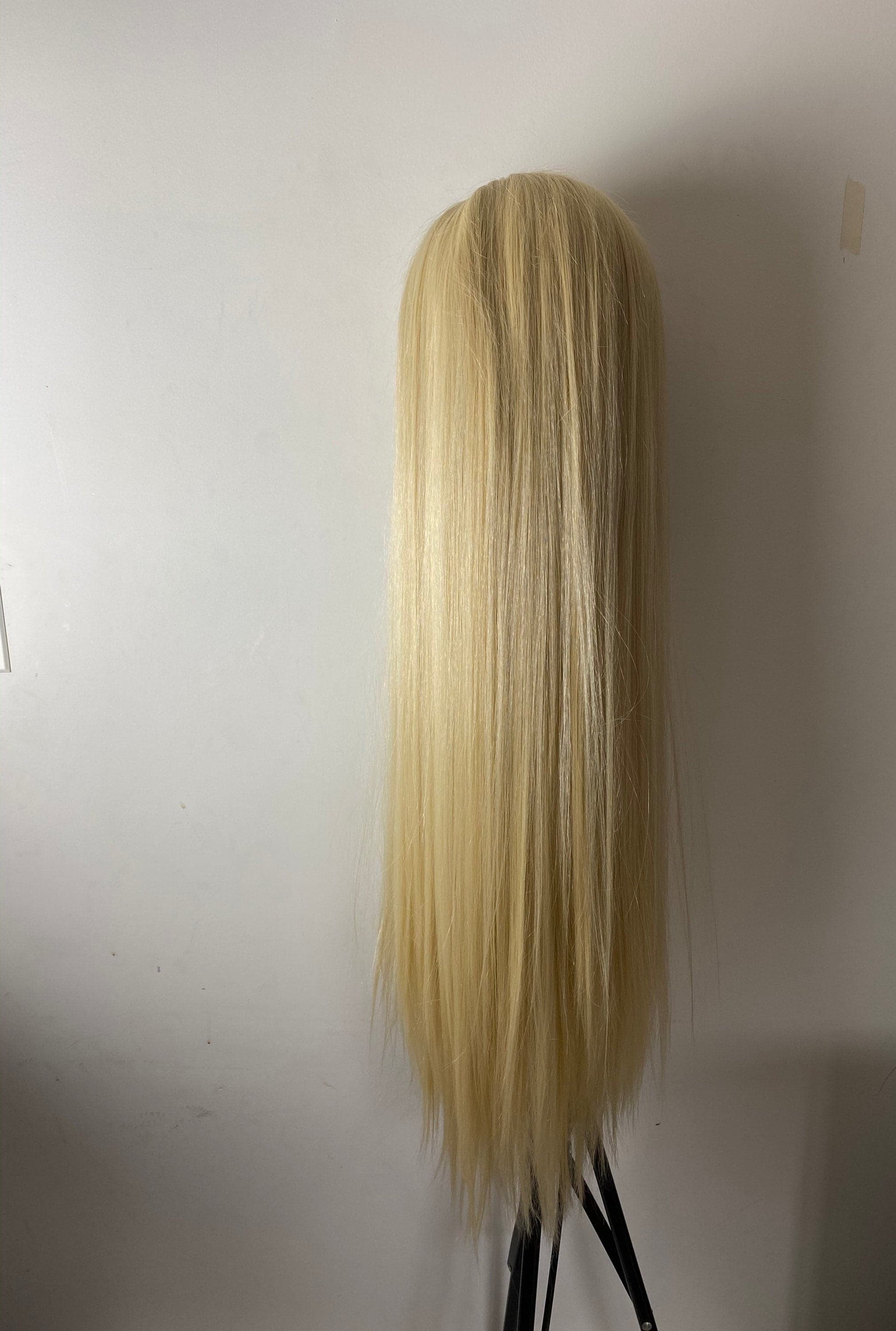 30 inch 613 BLONDE 6” lace part straight blonde long beautiful lace front Wig *NEW* - Thumbnail 4