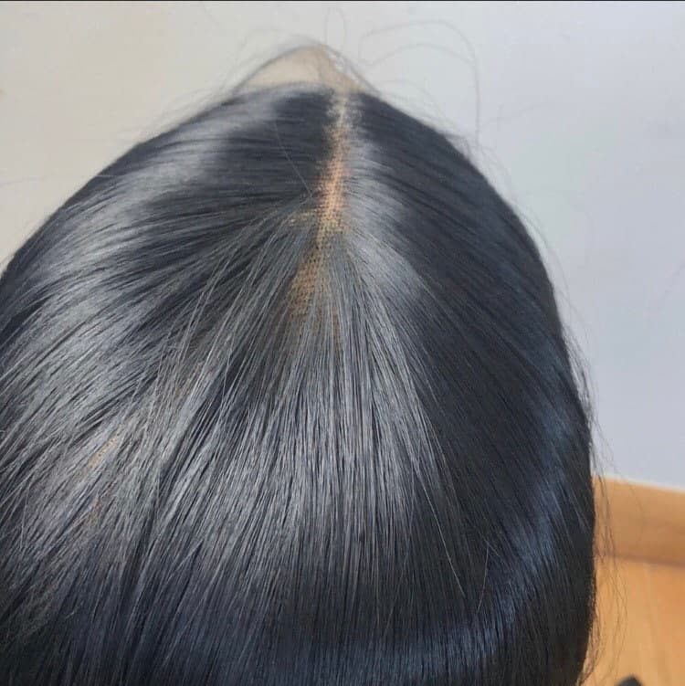 24” Jet Black long straight lace front wig *NEW* - Thumbnail 6