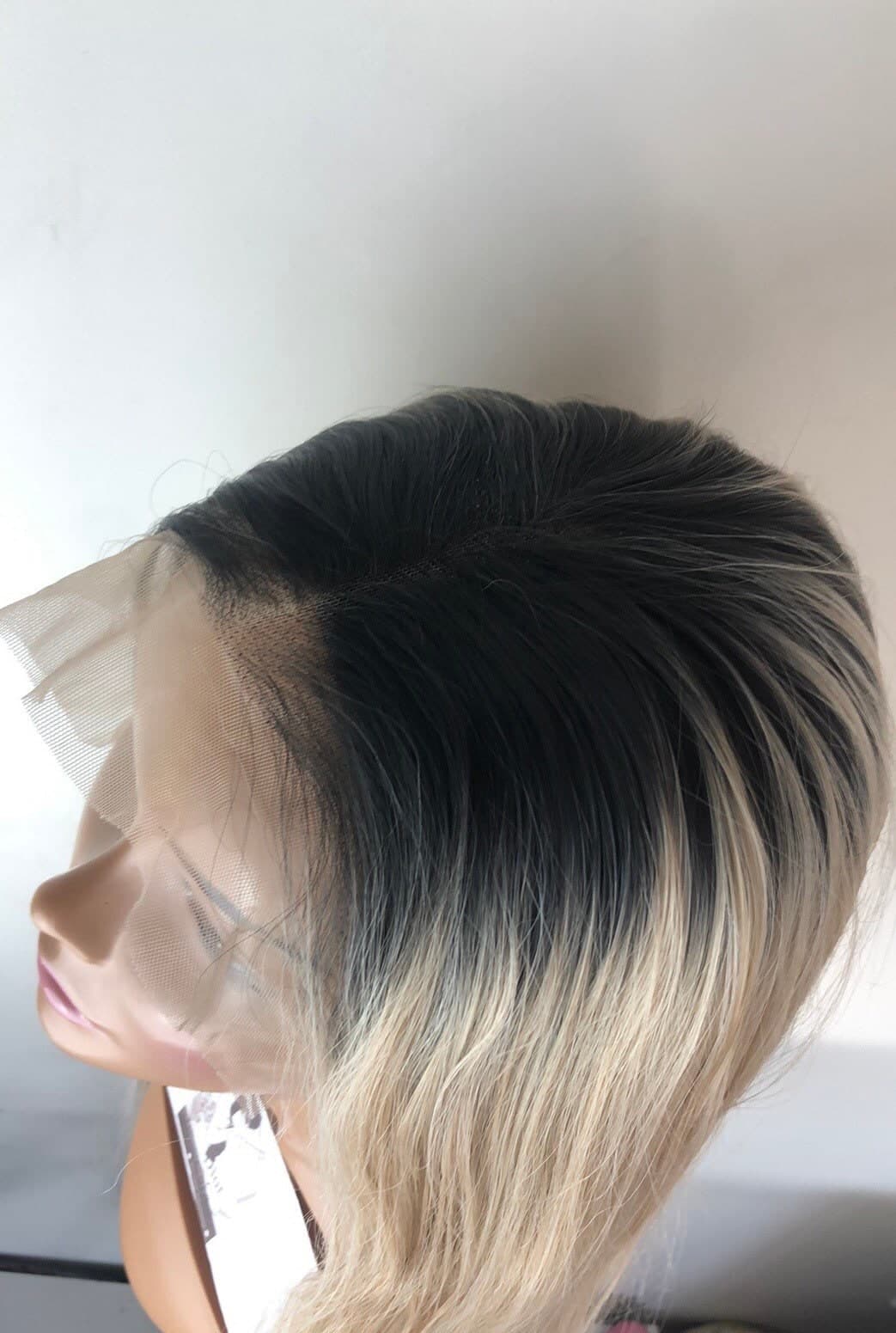 India 22 ” Blonde Ombré Straight Lace Front 6" Front part Wig *NEW* - Thumbnail 9