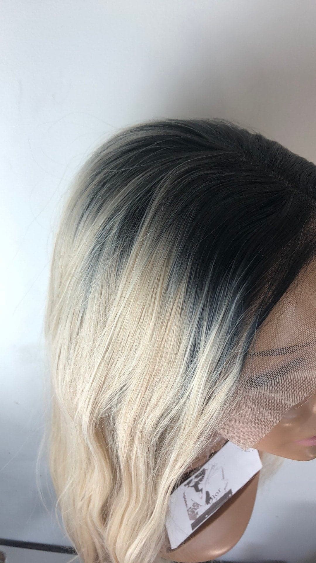 India 22 ” Blonde Ombré Straight Lace Front 6" Front part Wig *NEW* - Thumbnail 6