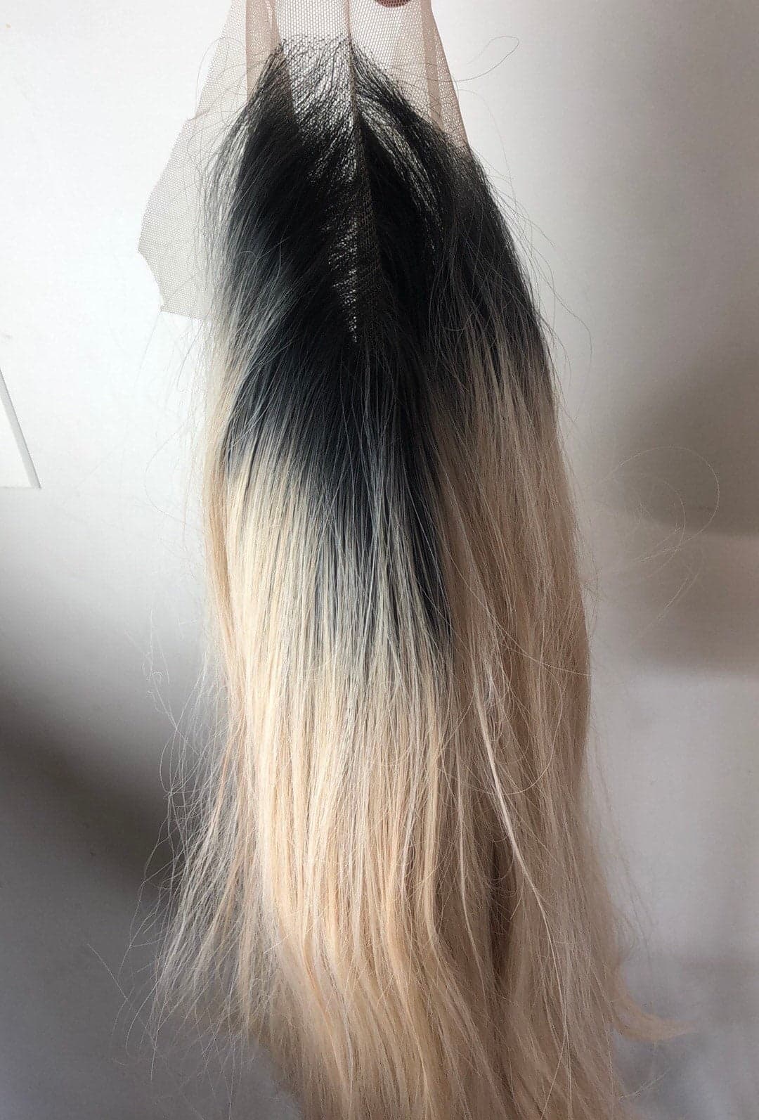 India 22 ” Blonde Ombré Straight Lace Front 6" Front part Wig *NEW* - Thumbnail 7