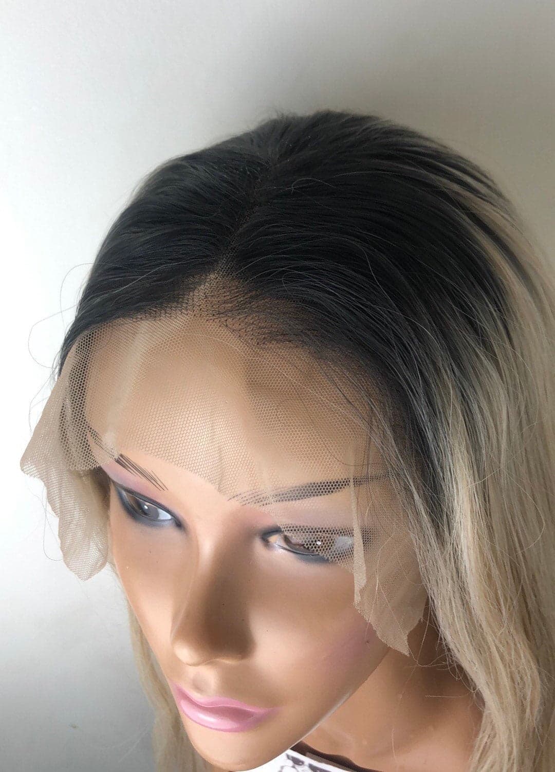 India 22 ” Blonde Ombré Straight Lace Front 6" Front part Wig *NEW* - Thumbnail 8