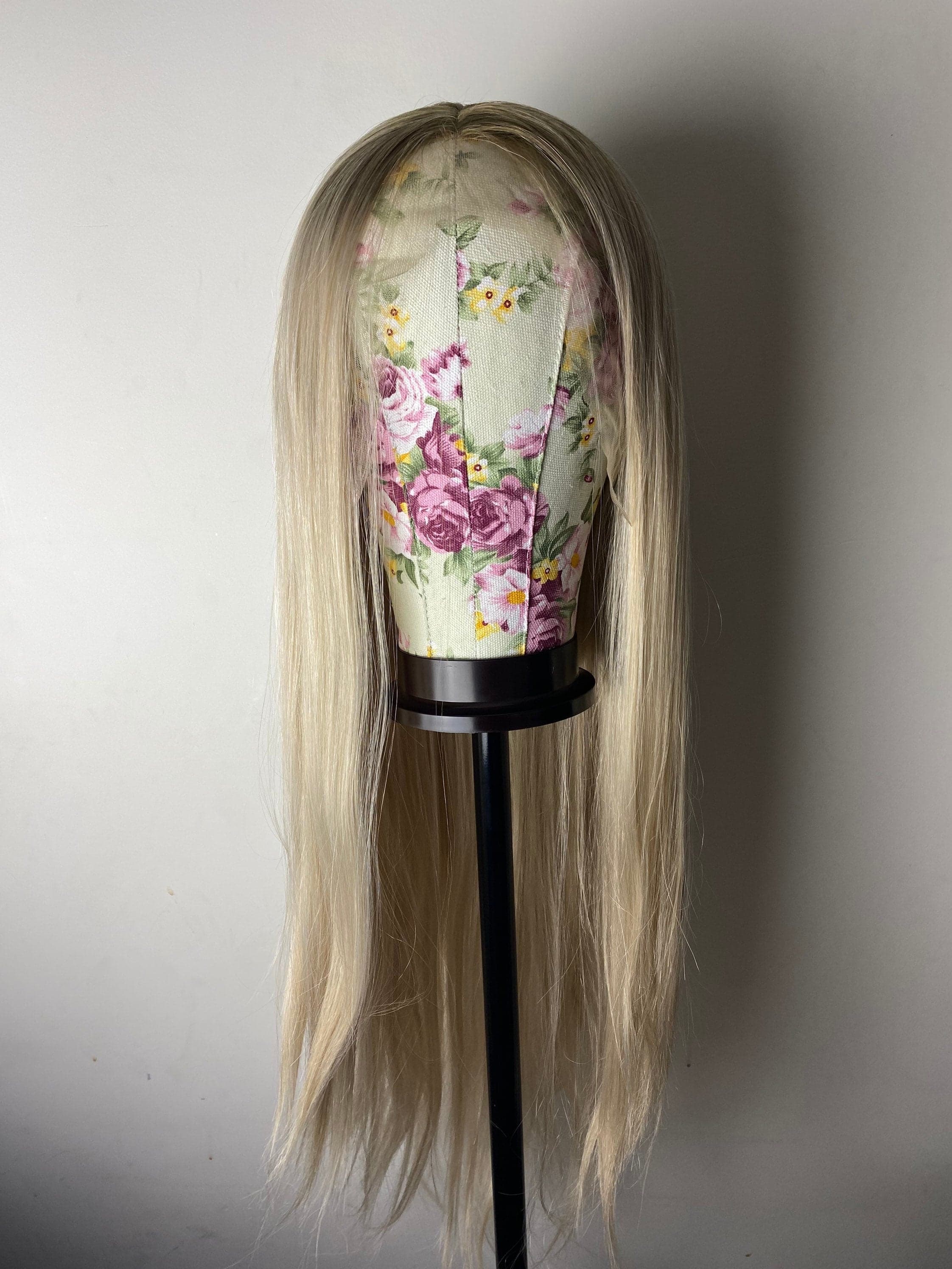 22” Blonde OMBRÉ Straight Lace Front Wig *NEW* - Thumbnail 2