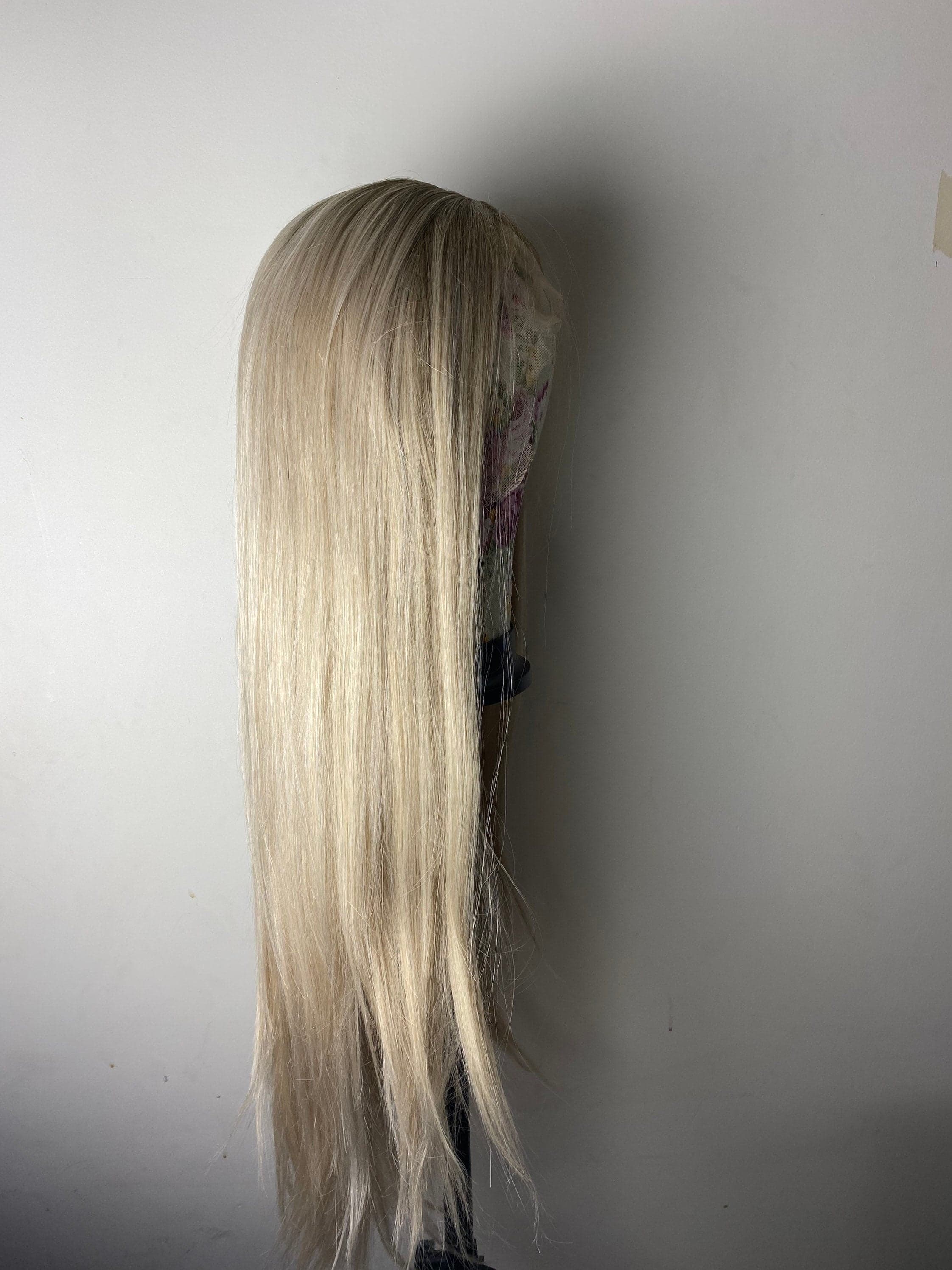 22” Blonde OMBRÉ Straight Lace Front Wig *NEW* - Thumbnail 5