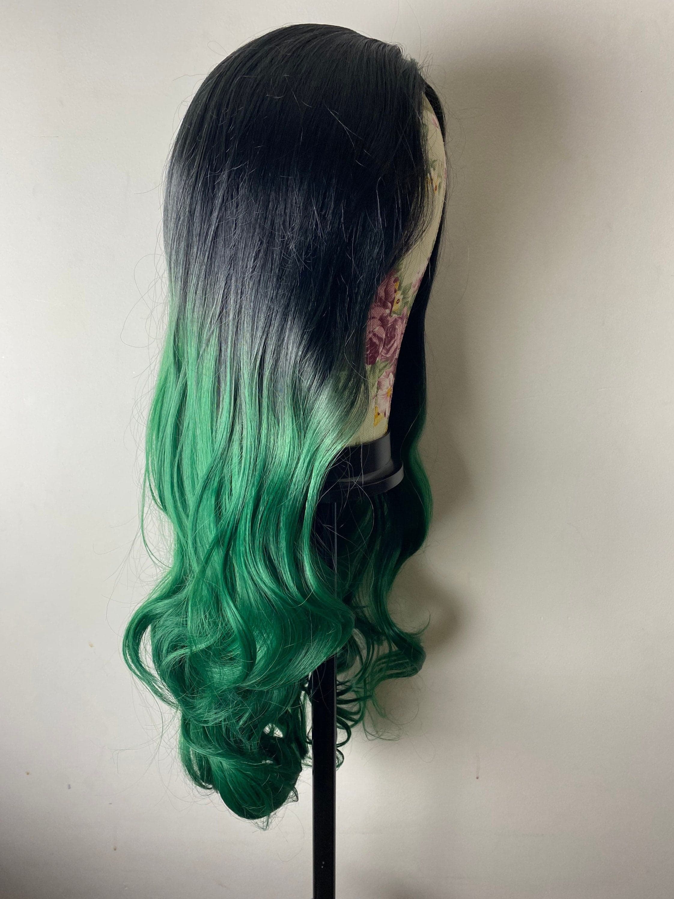 24” Dark Green Ombre Middle Part Lace front bodywave wig *NEW* - Thumbnail 2