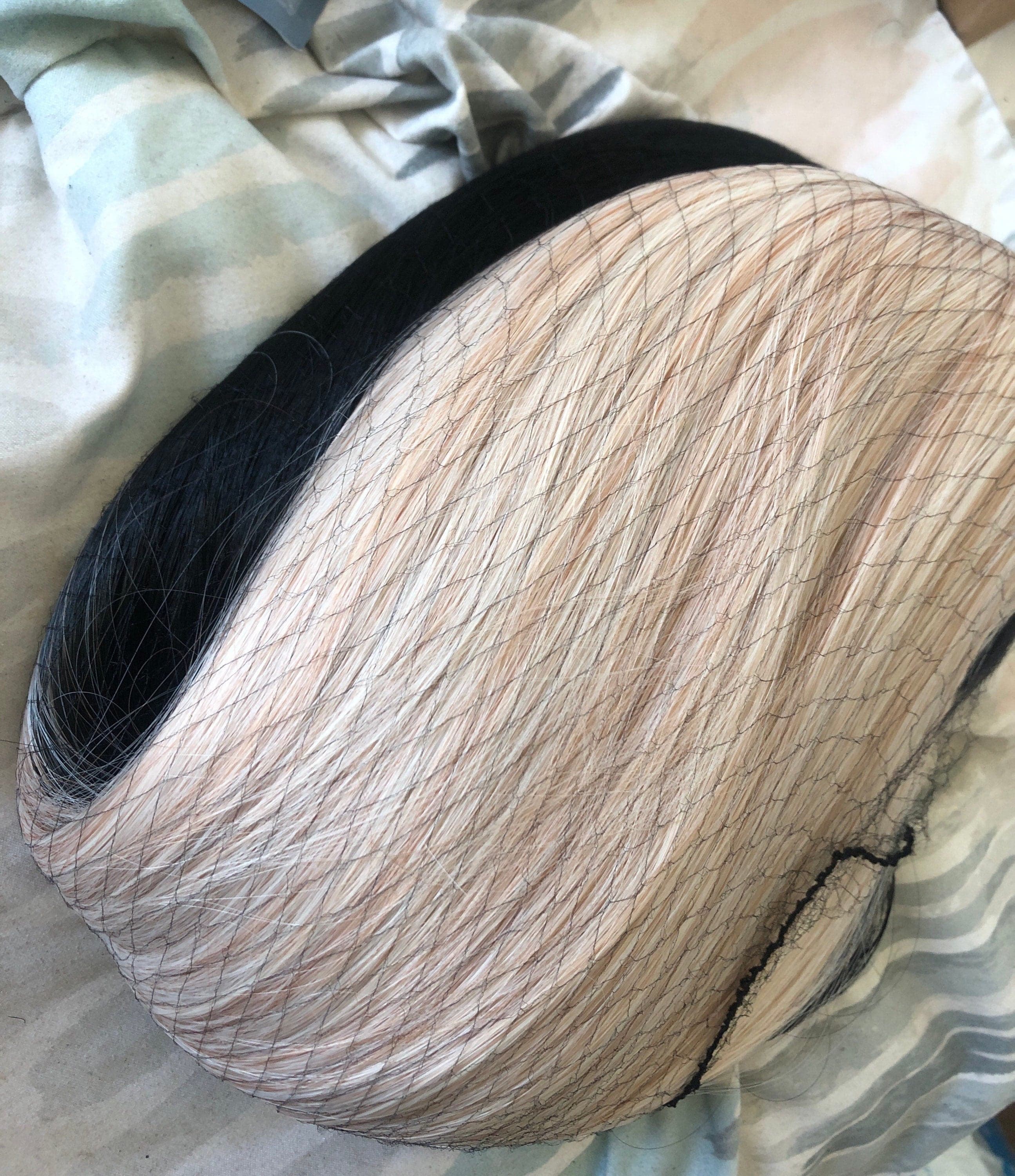 22” Black & Blonde split dye straight wig -ARRIVES NEW - Thumbnail 8