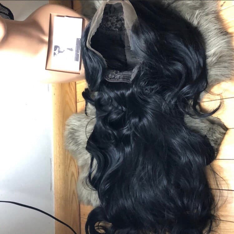 Shane 24” BLACK Bodywave LaceFront WIG *NEW* New and never worn - Thumbnail 7