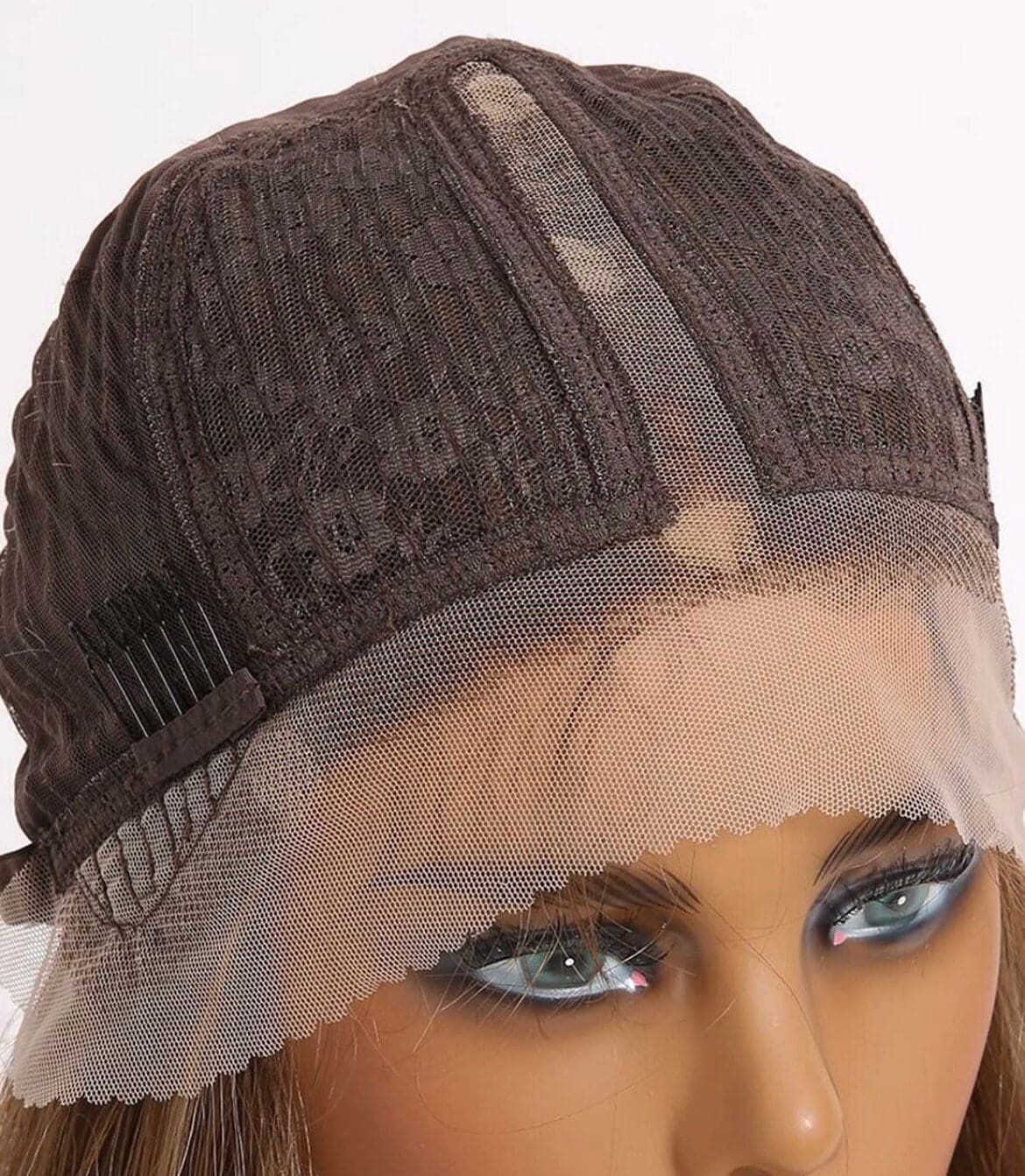 22” Blonde ombré body wavy lace front wig ARRIVES NEW - Thumbnail 6