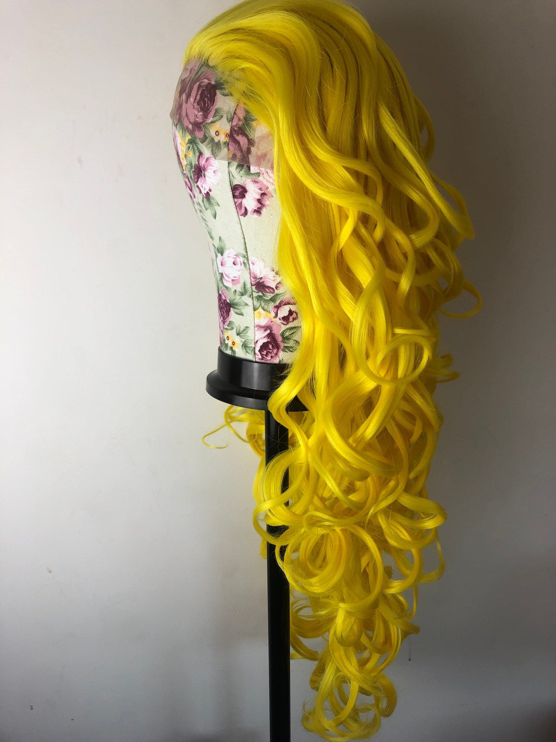 26” LEMON YELLOW Lace Front Wig *NWT* New and never worn - Yellow - Thumbnail 16