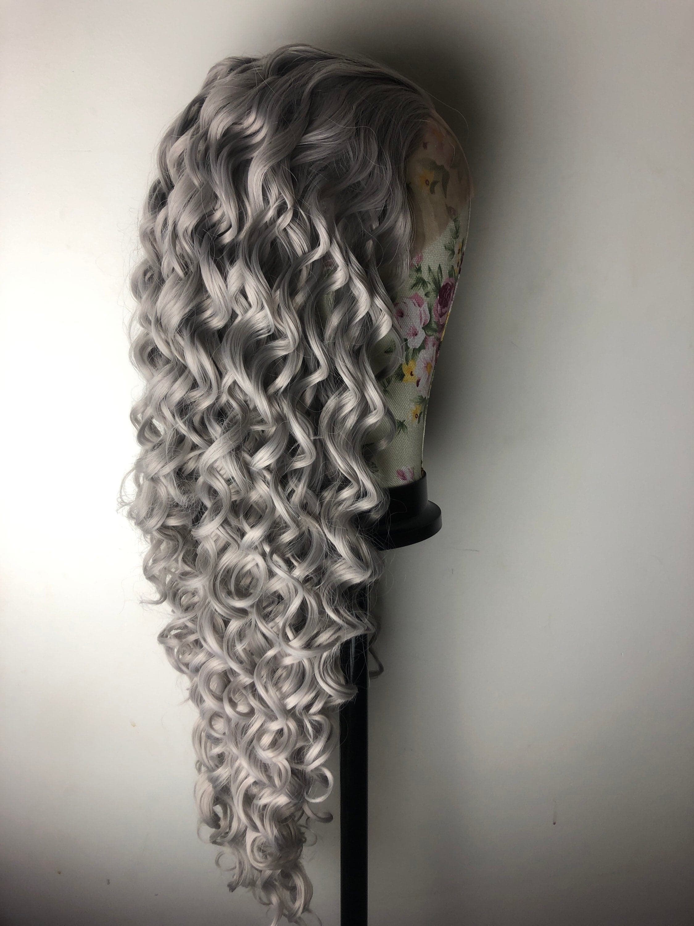 24” SILVERY GREY curly lace front wig *NEW* - Thumbnail 8