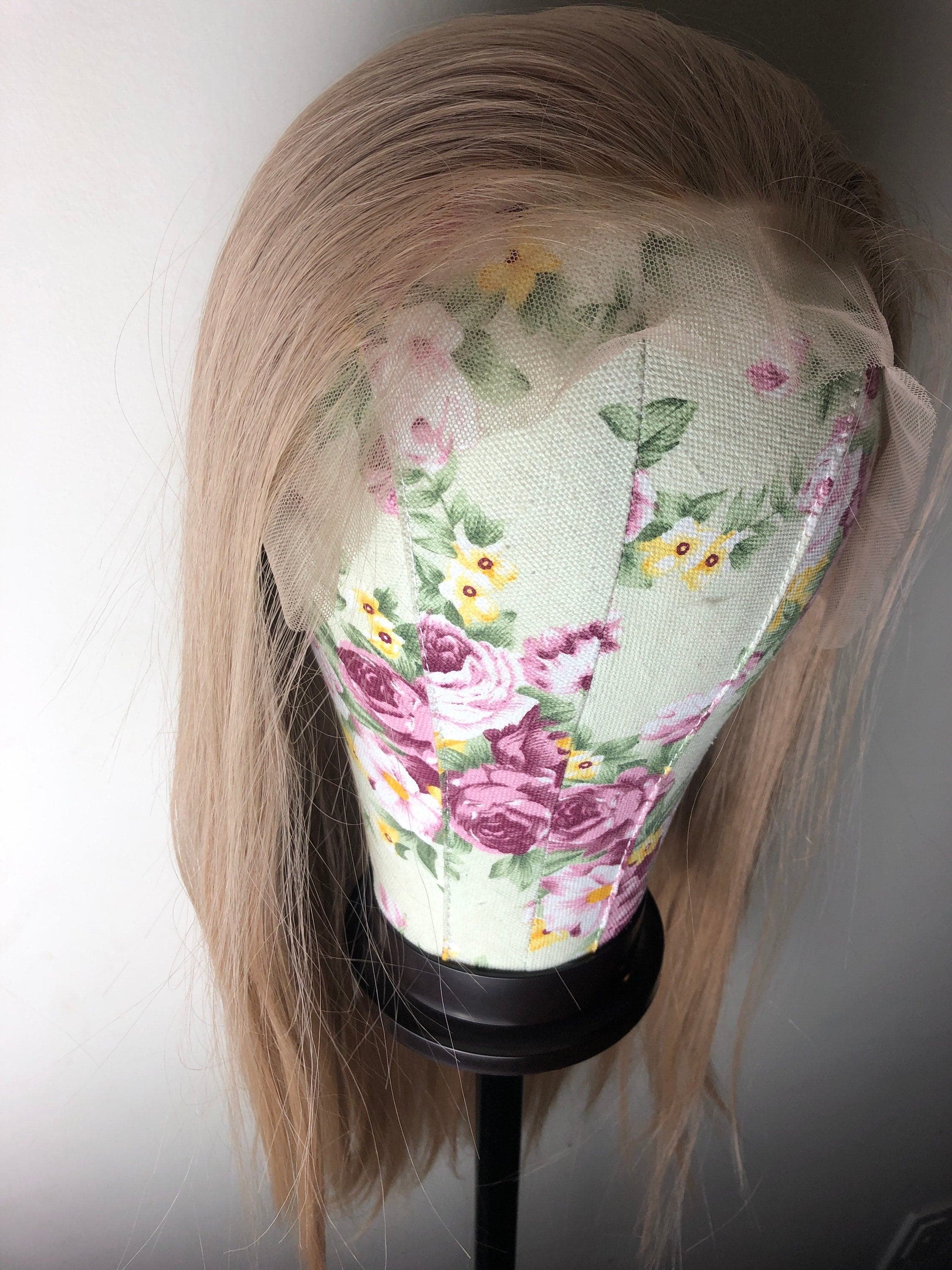 22” Ash honey blonde Straight Lace Front Celeb Wig *NEW* - Thumbnail 8