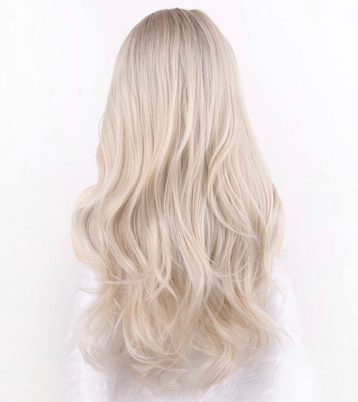22” Blonde ombré body wavy lace front wig ARRIVES NEW - Thumbnail 5