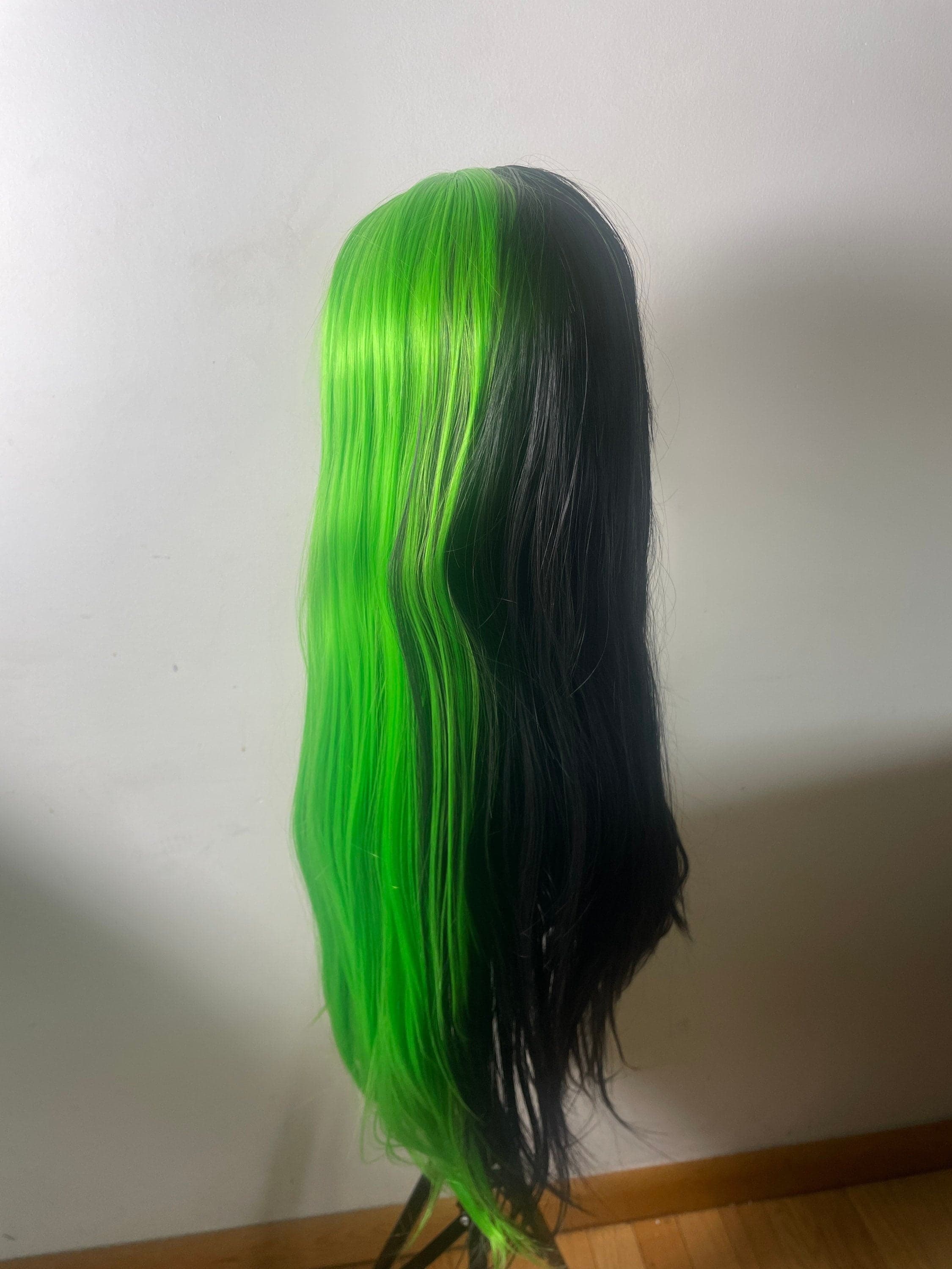 22” Green & black straight split dye lace front wig *NEW* - Thumbnail 6