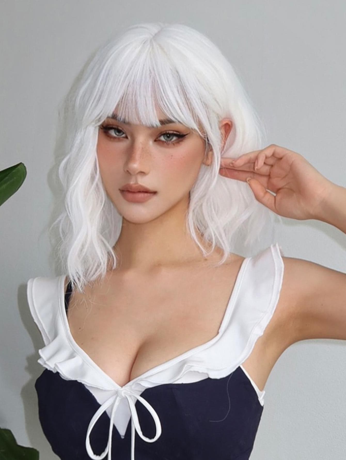 White Wavy Full Wig - Thumbnail 2