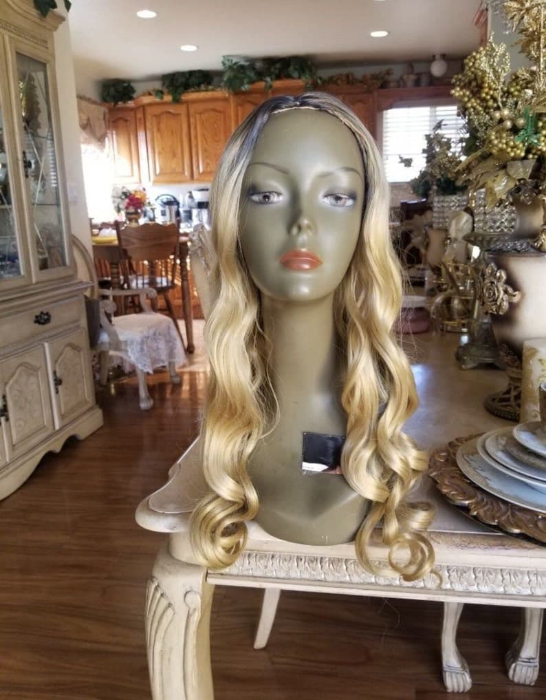 Ombre Blonde Beauty Wavy Full Wig - Thumbnail 3