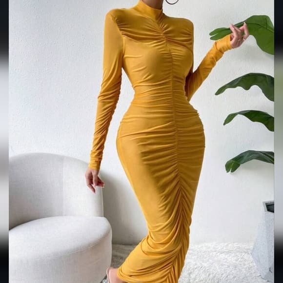 Mock Neck Ruched Bodycon Dress - Thumbnail 4