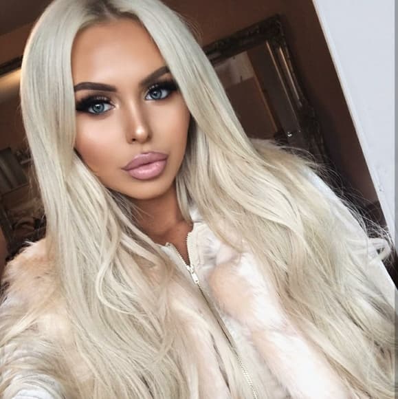Blonde Beauty LaceFront Wig Wig 22-24inches - Thumbnail 2
